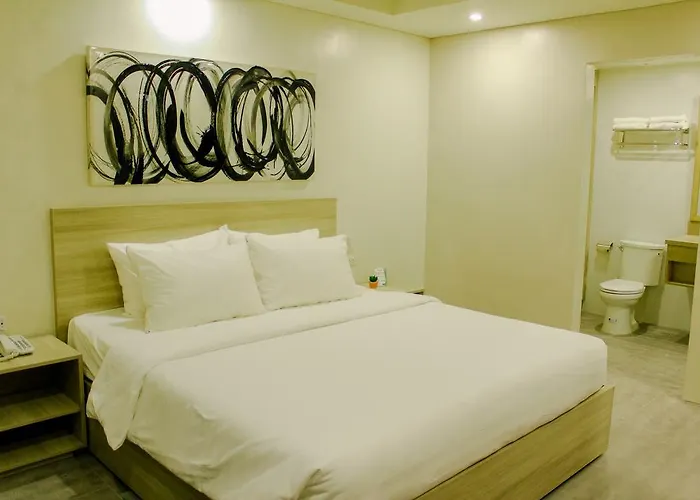 Mabolo Royal Hotel 3*